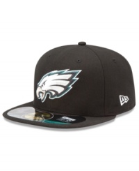 Score a style touchdown with this 59FIFTY fitted cap from New Era. This hat is a game day essential when the Philadelphia Eagles hit the field.