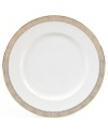 Like fine mesh ribbons, a crisscross of gold bands with platinum accents create this delightfully rustic pattern on the Gilded Weave dinner plates from Vera Wang. A beautiful way to bring homespun charm to formal events or exquisite style to every meal.