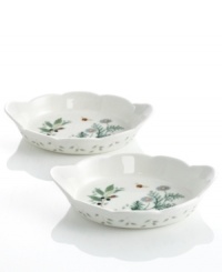 The whimsical butterflies and blooms of Butterfly Meadow dinnerware grace these mini au gratin dishes, an irresistible way to serve piping-hot sides or fruit crisps. With scalloped edges in white porcelain.