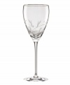 An instant classic, this Lenox crystal goblet features the Opal Innocence vine motif etched below a band of polished platinum. A beautiful companion to Opal Innocence dinnerware.