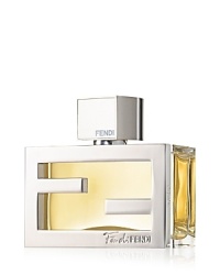 Fan di FENDI is a pure object of desire. A glamorous piece of sensual gold. The Eau de Parfum is an exciting fragrance, a sexy scent for the skin: radiant, sensual and addictive.Top Notes: Pear, black currant accord, tangerine, pink peppercorn Heart Notes: Damascena rose, yellow jasmine Base Notes: Soft leather accord, patchouli