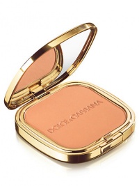 EXCLUSIVELY AT SAKS. Glow Bronzing Powder is a remarkable delicate formulation, ideal for creating the warm and sensual Hollywood glow. Looks exuding warmth and sensuality are an omni-present force in the world of Dolce & Gabbana, and here impart a feeling of indulgent decadence to the skin. 