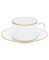 Enjoy after-dinner tea with this simply beautiful gold-rimmed tea saucer and make dining at home feel like a four-star affair.