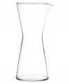 Keep design pure and simple with the Kartio glassware from iittala. Durable enough for everyday use and versatile enough to complement most drinkware, this glass carafe makes for seriously stylish entertaining.