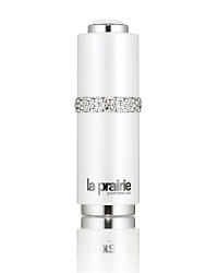 The White Caviar Illuminating Système combines luxury and innovative technology to offer the most advanced anti-pigmentation and firming benefits available from cosmetic treatments. It is a multi-tasking système of fast-penetrating formulas that drench skin with moisture, each product adding to brilliant lightening, brightening and lifting effects with unparalleled luxury.