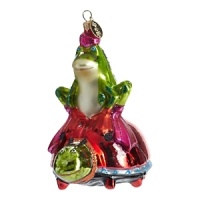 The Frog on Ladybug ornament is a wonderful way to add color to your tree during the holiday season.