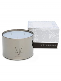 Cote D'Azur Bougie Luxe Three Wick Candle blends white lily, water hyacinth and white freesia with pink rose and French verbena. Created to inspire and soothe the soul, these candles are derived from all-natural beeswax. Each skillfully blends unique botanical wax with the most seductive fine fragrance oils from around the world. Experience Vie Luxe and escape to the place of your dreams. Burn time, 150 hours. 19.5 oz 