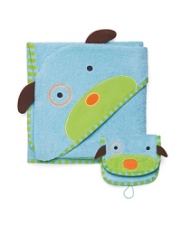 Crafted from soft cotton terry cloth, the large hooded towel and coordinating puppy bath mitt wraps baby in cozy comfort during and after bath time.