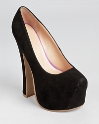 DV8 from Dolce Vita reaches unchartered heights with the Vixen platform, a towering platform with a sky-high 6.25 heel.