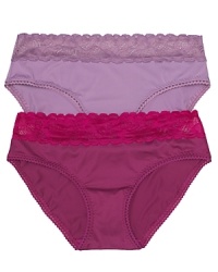 These stretchy briefs with pretty lace trim offer a flattering style from Natori. Style #756046.