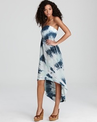 A high/low hem lends drama to this otherwise easy-breezy Hard Tail maxi dress, imbued with an inky tie-dye print.