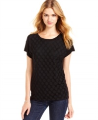 Got dots? Tommy Girl's short sleeve high-low tee features a polka-dot print for an extra shot of charm.