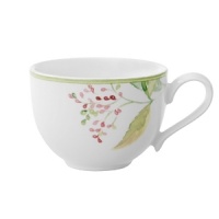 The Green Garland collection is composed of pure white fine china. Each piece features a light, fresh floral treatment in soft shades of green and yellow. Shape is always important and Villeroy & Boch, offering tableware pieces in this collection in round or oblong to create a decidedly modern approach.