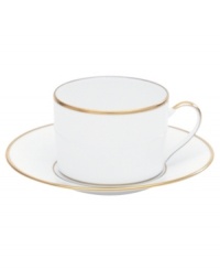 Enjoy after-dinner tea with this simply beautiful gold-rimmed tea saucer and make dining at home feel like a four-star affair.