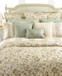 A detailed floral paisley pattern creates an unique design across this cotton sateen sham from Lauren Ralph Lauren. The outer edge features cream twisted cording for an elegant finish. (Clearance)