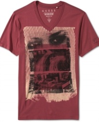 Get graphic with this sleek v-neck printed tee by Guess.