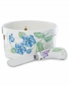 The whimsical butterflies and blooms of Lenox Butterfly Meadow dinnerware grace this charming dip bowl, an irresistible way to serve hummus, preserves or cream cheese. With coordinating spreader.