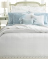 A vintage scroll pattern in a muted blue and white palette adorns this fitted sheet from Lauren Ralph Lauren for a traditional and elegant allure.