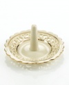 Distinguished by a scalloped edge, bands of gold and heart cutouts in creamy ivory porcelain, this lovely ring holder combines traditional style and timeless grace.