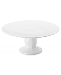 Scalloped detail adds a touch of texture to the simply elegant Antique White cake stand by Mikasa. Ultra-durable porcelain is equally suited for formal dinner parties and every day.