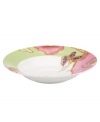 An inspiring display of alluring watercolors, this kiwi-banded pasta or soup bowl offers a bright, contemporary addition to your table. Mix and match across the Lenox Floral Fusion dinnerware collection for a stunning presentation.