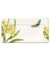 An exotic beauty, the Amazonia serving tray brings a room to life with flora and fauna from the rainforest. Luscious color and sumptuous gold accents adorn the premium bone china of Villeroy & Boch.