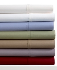 Sleep just right with the perfect sheets. This sheet set features a 550-thread count cotton blend with single-ply construction and a single pleated detail along the cuff. Choose from a variety of sophisticated hues.