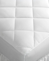 Drift off to sleep surrounded by the comfort of lofty, diamond-stitch quilting with this soothing Home Design mattress pad. Designed to protect your mattress while offering an extra layer of plush softness to your bed, this bedding essential is exactly what sweet dreams are made of.