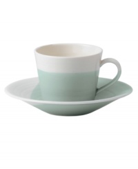 Perfect for every day, the 1815 teacup from Royal Doulton features sturdy white porcelain streaked with pale green for serene, understated style.