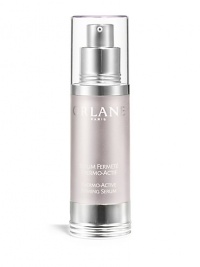 A new approach from the field of skin aesthetics, thermal remodeling reactivates the production and contraction of collagen fibers while providing a deep-down solution to skin loosening, which becomes more noticeable around the age of 45. The serum firms, smoothes, redefines contours and improves the complexion. 1 oz.