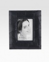 A patchwork of genuine snakeskin makes this frame especially distinctive for displaying treasured photos.Soft, padded designShadowbox effectSnakeskinElegantly packaged for gift-givingImportedDIMENSION INFORMATION4 X 6 5 X 7 