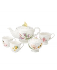 Spring is perpetually in season with this whimsical Butterfly Meadow tea set. Sculpted blooms and colorful butterflies mingle on white porcelain for a sweet, breezy scene that's made to mix and match.