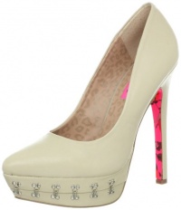 Betsey Johnson Women's Catelynn Platform Pump