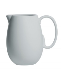 With a powdery matte finish and clean modern shape, the large Naturals pitcher from designer Vera Wang brings minimalism to the table with chic style. In a serene shade of gray to complement any setting.