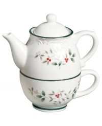 A classic holly print with embossed accents and tree-green banding make the Pfaltzgraff Winterberry tea set a festive addition to holiday tables – and a charming gift!