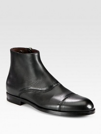 A well crafted boot for the distinguished gentleman of style, crafted in Italy with a long-lasting leather sole.Leather upperLeather liningPadded insoleLeather soleMade in Italy