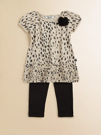 A shimmery animal printed top and soft, stretchy leggings make a glamorous go-to outfit for your little one.CrewneckAnimal print tunic with touches of glitterShort sleevesTulle rose appliquéTiers of ruffles trim the hemSmall logo detail at sideLeggings have elastic waistbandTop: cottonLeggings: cotton/spandexMachine washImported