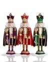 Find the key to the king's heart in this brilliant wooden nutcracker from Kurt Adler. Shining in head-to-toe glitter with golden accents and a coordinating cape, each demonstrates a love of holiday splendor.