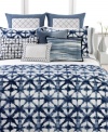 This Vera Wang queen duvet cover features a button closure, knife edge details and tie-dye print that brings abstract dimensions to your bedroom.