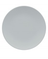 With a powdery matte finish and clean modern shape, Naturals dinner plates from designer Vera Wang bring minimalism to the table with chic style. In a serene shade of gray to complement any setting.