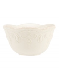 With fanciful beading and a feminine edge, this Lenox French Perle fruit bowl is a great addition to your white dinnerware and has an irresistibly old-fashioned sensibility. Hard-wearing stoneware is dishwasher safe and, in a soft white hue with antiqued trim, a graceful addition to any meal.