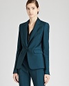 Work this REISS blazer into a chic suit with the matching Minnie trousers, or wear alone as a sophisticated style that channels a contemporary take on tailoring.