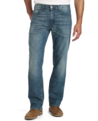 Looking for a reliable, go-to pair of jeans? Turn to these comfortable Levi's and complete the perfect laid-back look.