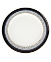 Sturdy and stylish, Denby's Halo dinner plates set the tone for contemporary-cool dining in versatile stoneware.