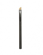 Designed with an angled shape, the eye liner brush makes it easy to apply eye shadow close to the lash line. Perfect for creating a dramatic smoky eye look. Leaves a precise, even line. 