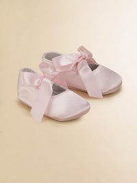 Your tiny dancer will be pretty as a picture in these ballerina-inspired leather flats with satin ribbon tie.Ribbon tie closureLeather upperLeather liningSuede solePadded insoleImported