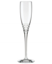 Three sharp lines juxtapose the fluid elegance of this flute from the Percival Place crystal stemware collection for a look of brilliant sophistication by kate spade new york.