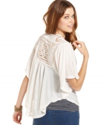 A bohemian-cool crochet-knit back inset brings this batwing sleeve cardigan to life! From Planet Gold.