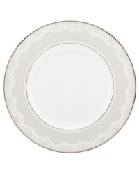 Laced with vintage elegance, the Chapel Hill accent plate features a modern silhouette and prim doily pattern with platinum trim. Fine bone china from kate spade new york ensures a head-turning table setting for dinner parties, holidays and more.