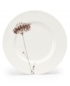 A flourish of thistles and starkly elegant vines add natural charm to this accent plate. The perfect collection for everyday to formal dining, Flourish dinnerware goes easily from oven to table to dishwasher.